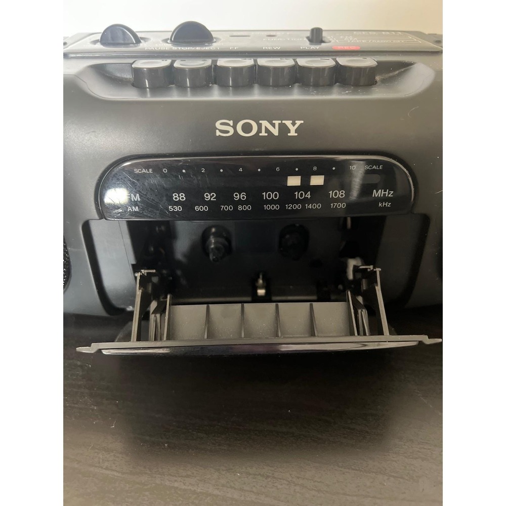 Sony CFS-B11 Boombox Black Radio Cassette AM FM Vintage Portable Audio-Read - Picture 5 of 8